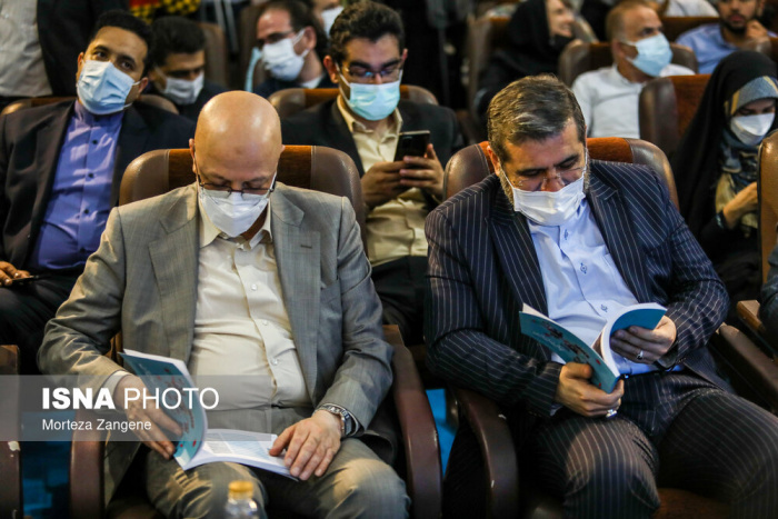 وزیر علوم از غرفه «سمت» در نمایشگاه کتاب تهران بازدید کرد